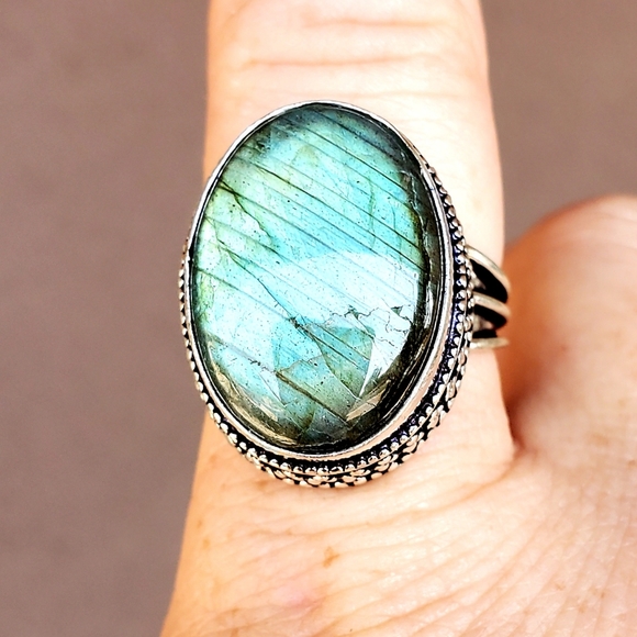 New Labradorite Silver Ring. - Picture 1 of 12